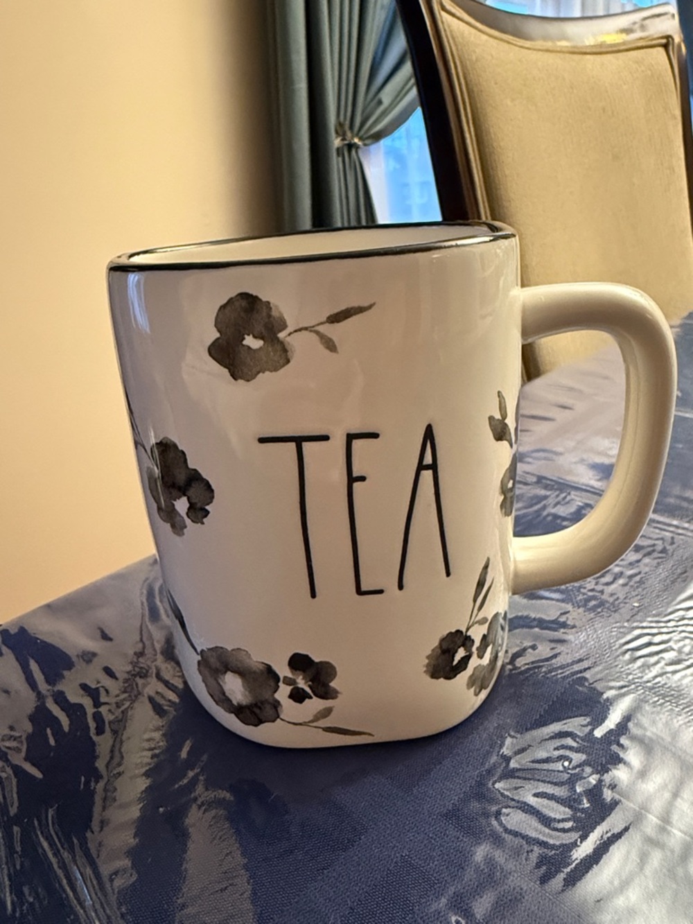 NWOT RAE DUNN Black Gray White Floral Tea Mug